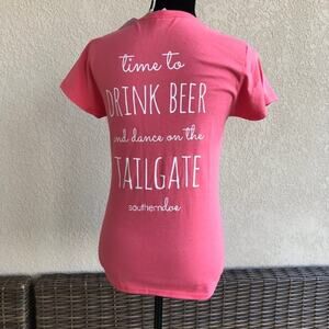 Southerndoe Womens Tee Sz S Salmon Drink Beer and Dance‎ on the Tailgate NEW Top